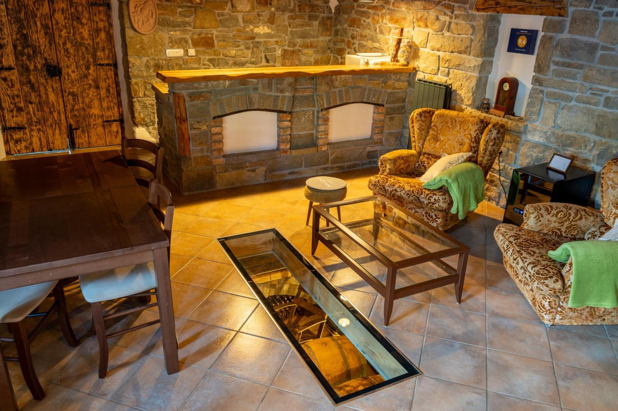 Wine House Rakar Guest House Gracisce Exterior photo