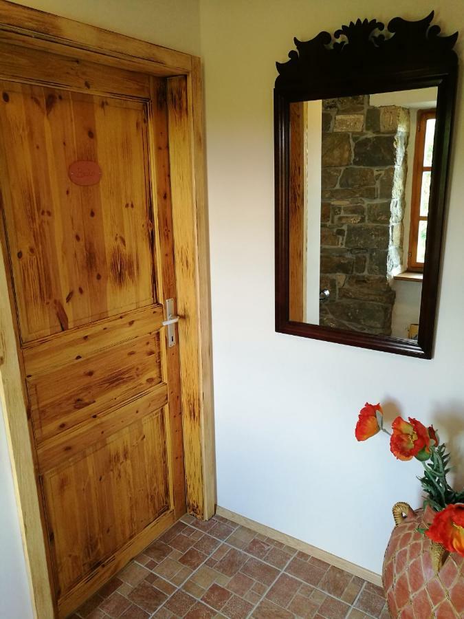 Wine House Rakar Guest House Gracisce Exterior photo